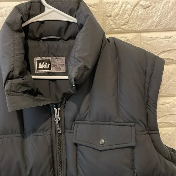 REI Men’s Veat - Picture 2 of 4
